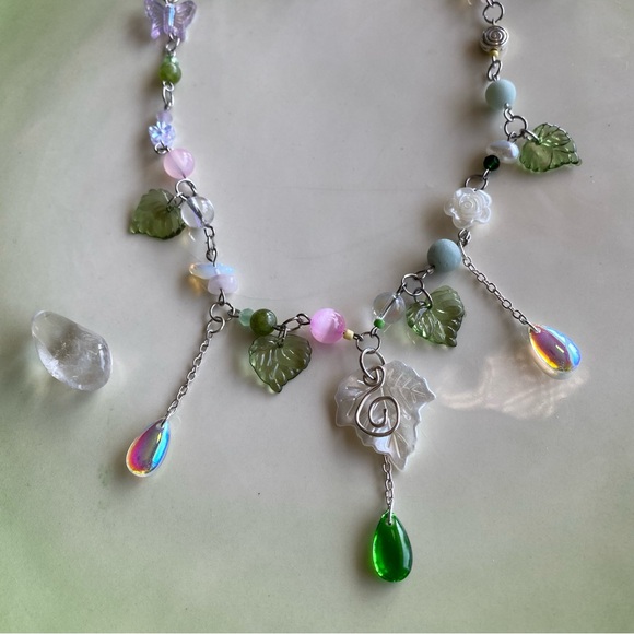 Fairy Glen Beaded Necklace Spiral Charm Leaves Pink Green Crystals Glass Silver - Picture 4 of 7